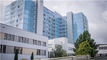 Krankenhäuser wie das Klinikum Reinkenheide in Bremerhaven geraten durch Berliner Sparpläne zusehends unter wirtschaftlichen Druck. 