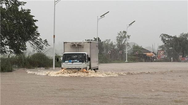 „Winde wie ein Erdbeben“: Supertaifun Krathon tobt in Asien „Krathon“ ist der jüngste einer Reihe schwerer Taifune in der Region.