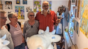 Heinz und Gisela Glaasker (r.) führen die Besucher persönlich durch Atelier und Künstlergarten.