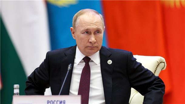 Kritisiert den Westen, dass die Ukraine mit Waffen und militärisch wichtigen Informationen versorgt wird: Wladimir Putin.