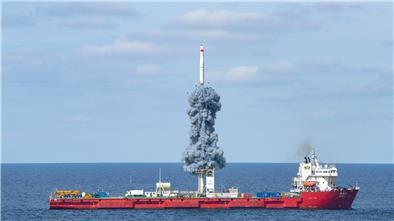 Künftig sollen - nach chinesischem Vorbild - von Schiffen in der Nordsee aus Raketen kleine Satelliten ins All bringen. Diese Schiffe könnten künftig von Bremerhaven aus starten.