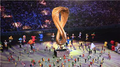 Bunte Show kann Kritik an der WM in Katar nicht überdecken WM-Eröffnung im Al-Bait Stadion
