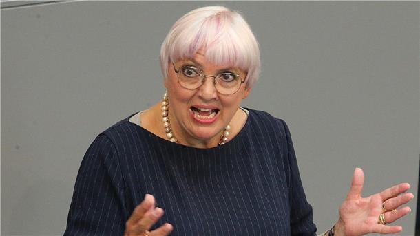 Kulturstaatsministerin Claudia Roth (Bündnis 90/Grüne) erhielt während ihres Grußwortes beim „Jewrovision“-Wettbewerb Buhrufe.