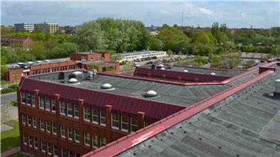 Längst nicht mehr alle der über 1000 Mitarbeiter der Kreisverwaltung finden Platz im Cuxhavener Kreishaus.