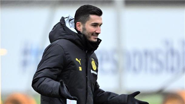 BVB-Coach Sahin: „Spüre da irgendwie gar keinen Druck“ Lässt sich die Freude an seinem Trainerjob auch in der Krise nicht nehmen: Nuri Sahin.