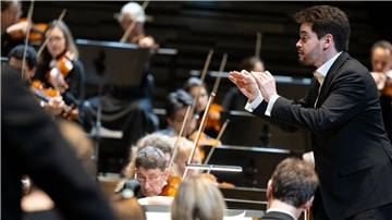Lahav Shani ist in Berlin sehr willkommen. (Archivbild) 