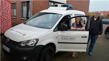 Lale Browatzki hatte die gute Idee, den gestohlenen VW-Caddy (hier ein gleiches Modell) auf Facebook zu posten. An der Rückseite der Geschäftsstelle, die im Erdgeschoss schon vergittert ist, gelangten die Täter ins Gebäude.