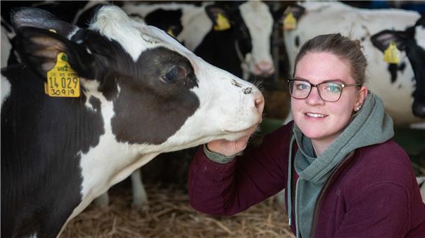 Landwirtin Henriette Struß (28) engagiert sich in der Bewegung "Land schafft Verbindung" und sitzt für Niedersachsen im Beirat. 