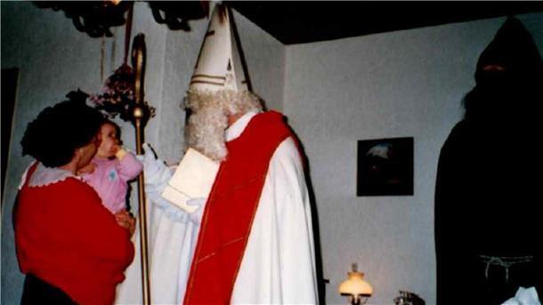 Warum der Nikolaus nicht der Weihnachtsmann ist Lang ist es her: Eine der ersten Begegnungen mit dem Nikolaus - und auch Knecht Ruprecht.