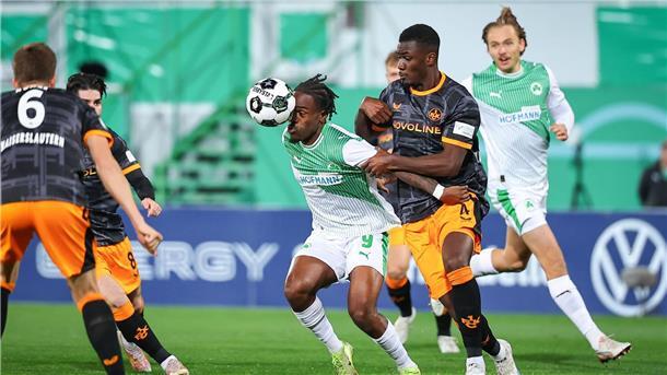 Kaiserslautern jubelt in Fürth - Kurioser Platzverweis Lange ging es in Fürth umkämpft zu.