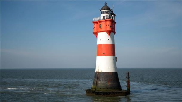 Weltkulturerbe statt Umzug? Hoffnung für „Roter Sand“ Lange Zeit stand der Leuchtturm „Roter Sand“ in der Nordsee. Bald soll er nun auf das Festland ziehen. (Archivfoto)