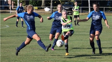 Lara Rook und ihre Wohnster Mitspielerinnen werden auch in der neuen Saison in der Frauenfußball-Landesliga auf Torejagd gehen.