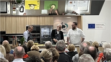 Lars Tietje, Hans Neblung und Florian Neumann haben im Seefischkochstudio gemeinsam gekocht und geplaudert. 