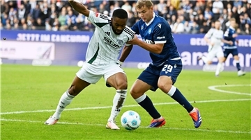 Lasse Günther (r.) und der KSC haben in der laufenden Saison noch nicht verloren.
