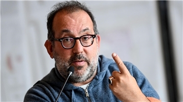 Laut Bayerischer Staatsoper ist Boris Koskys Inszenierung die erste neue „Fledermaus“ seit 26 Jahren.