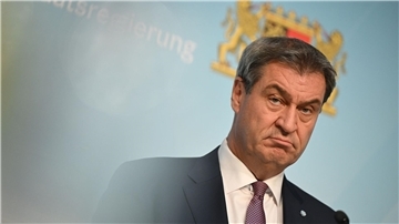 Laut einer Civey-Umfrage kommt Partei von Ministerpräsident Markus Söder im Zuge der Aiwanger-Affäre auf 36 Prozent.