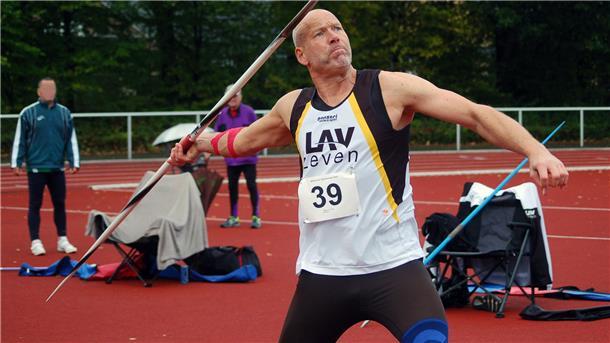LAV-Athlet Christoph Muche beim Speerwurf