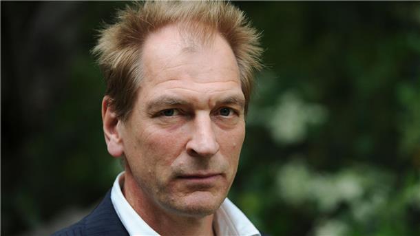Schauspieler Julian Sands seit nunmehr elf Tagen vermisst Lebt in der Nähe von Hollywood und ist laut Medienberichten ein begeisterter Bergwanderer: Julian Sands.