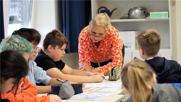 Lehrerin Heike Hiestermann setzt sich an der KGS Tarmstedt für den Erhalt der Plattdeutschen Sprache ein.