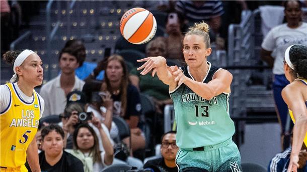 Leonie Fiebich spielte im ersten WNBA-Spiel nach Olympia eine gute Rolle.