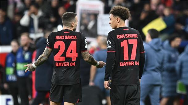 Nach 2:7-Pleite: Garcia entschuldigt sich bei Bayer-Fans Leverkusens Aleix Garcia war nach der hohen Niederlage enttäuscht.