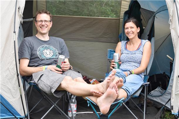 Deichbrand 2023: Das sind die verliebtesten PAARE auf dem Festival (Fotos) Liebe gibt es überall und in allen Formen auf dem Festival.
