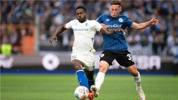 Arminia nach Sieg gegen Magdeburg Tabellenzweiter Lieferten sich eine umkämpfte Partie: Arminia Bielefeld und der 1. FC Magdeburg.