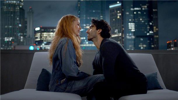 Lily (Lively) und Ryle (Baldoni) verlieben sich im Film schnell ineinander.