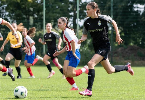 Lina Chiara Bredehöft und ihre Mitspielerinnen vom JFV AOBHH B-Juniorinnen müssen nach Ostfriesland zur MSG Büppel/EPO reisen.