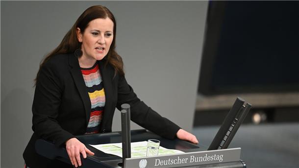 Wissler fordert Abschaffung schulischer Hausaufgaben Linken-Vorsitzende Janine Wissler spricht sich gegen schulische Hausaufgaben aus.