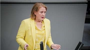 Lisa Paus, Bundesministerin für Familie, Senioren, Frauen und Jugend, wünscht sich eine höhere Erwerbstätigkeit von Frauen.