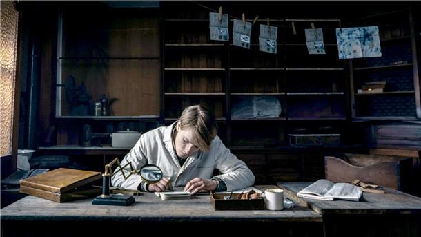 Louis Hofmann als „Passfälscher“ Cioma Schönhaus.