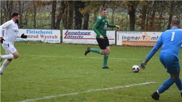 Lucas Heins - hier im Spiel gegen den TSV Ottersberg - erzielte beim Derby gegen Heeslingen II beiode Tore für den SV Anderlingen.