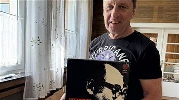 Luffy Lüdemann mit der Beethoven-Box aus Hamburg.