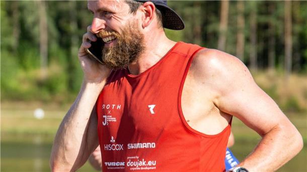 „Sau geil“: Deichmann und sein Triathlon-Weltrekord Luft für eine Plauderei hat Jonas Deichmann immer noch.