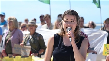 Luisa Neubauer sagt zu Gas-Bohrungen bei Borkum: „Das ist nicht nur falsch, das ist gefährlich.“ (Archivbild)