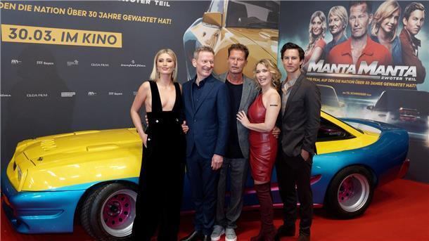 Luna Schweiger (l-r), Michael Kessler, Till Schweiger, Tina Ruland und Tim Oliver Schultz in Köln.