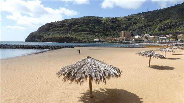 Touristen als Gefährder – Madeira im Alarmzustand Madeira galt lange als virusfrei – aber als Covid-19 kam, musste es schnell gehen: Weg mit den Touristen.