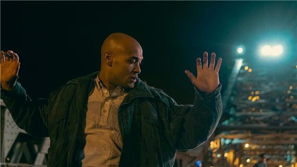 Malick Bauer übernimmt die Rolle von Samuel Meffire in der Serie „Sam: Ein Sachse“.