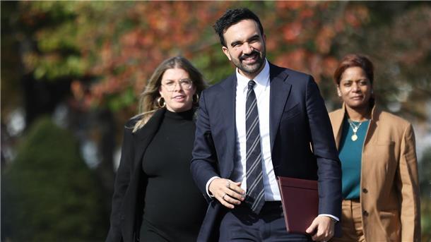 Mamdani hat sich für die Übergangszeit schon ein erstes Team an die Seite geholt - es sind allesamt Frauen. 