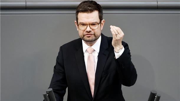 Thüringen: Buschmann verteidigt FDP-Abstimmungsverhalten „Man kann sich fragen, ob die CDU diesen Antrag hätte stellen sollen. Aber das waren nicht wir“: FDP-Justizminister Marco Buschmann.