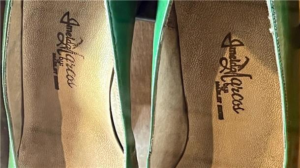Pumps und Peeptoes: Museum zeigt Schuhe von Imelda Marcos Manche Exemplare tragen den Namen der früheren First Lady.