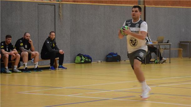 Handballer des TuS Zeven siegen überzeugend gegen Dollerner SC Marcel Backhoff TuS Zeven Handball
