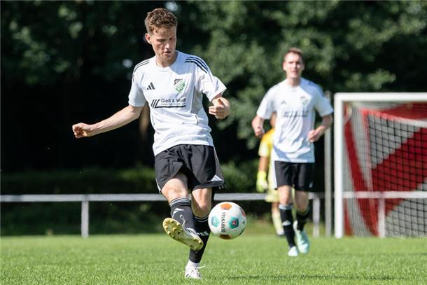 „Wir müssen Tore schießen“ – Ippensen/Wohnste vor Schlüsselspiel in Riede Marcel Behrens und seine Mitspieler von der SV Ippensen/Wohnste müssen am Sonntag beim Tabellenletzten Riede ein echtes Sechs-Punkte-Spiel bestreiten.