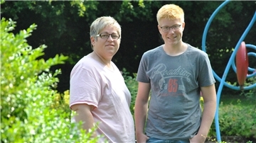 Mareike Gerken und Sohn Paul sind froh, dass das Verfahren gegen die KGS-Schüler vorbei ist und die Familien wieder nach vorne schauen können.