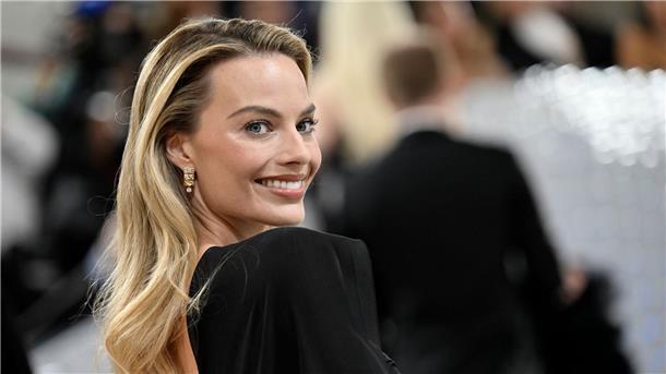 Margot Robbie bei der Eröffnung der Ausstellung „Karl Lagerfeld: A Line of Beauty“ im New Yorker Metropolitan Museum of Art.