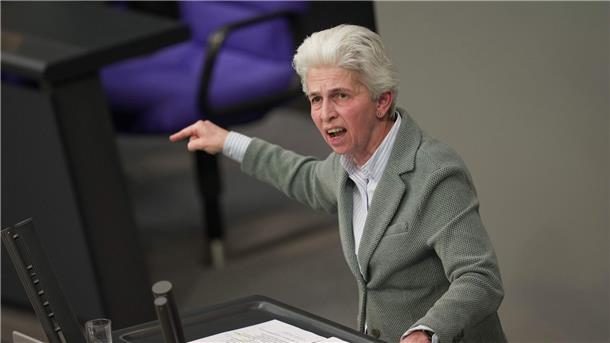 Geheimnisverrat-Vorwurf: 105 Personen bei Taurus-Sitzung Marie-Agnes Strack-Zimmermann ist die Vorsitzende des Verteidigungsausschusses.