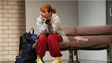 Marie (Anika Frerks) ist 30 geworden und grübelt: Wo führt sie ihr Weg hin?