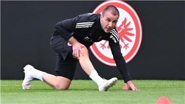 Mario Götze steht Eintracht Frankfurt im Champions-League-Spiel gegen Galatasaray Istanbul wieder zur Verfügung.