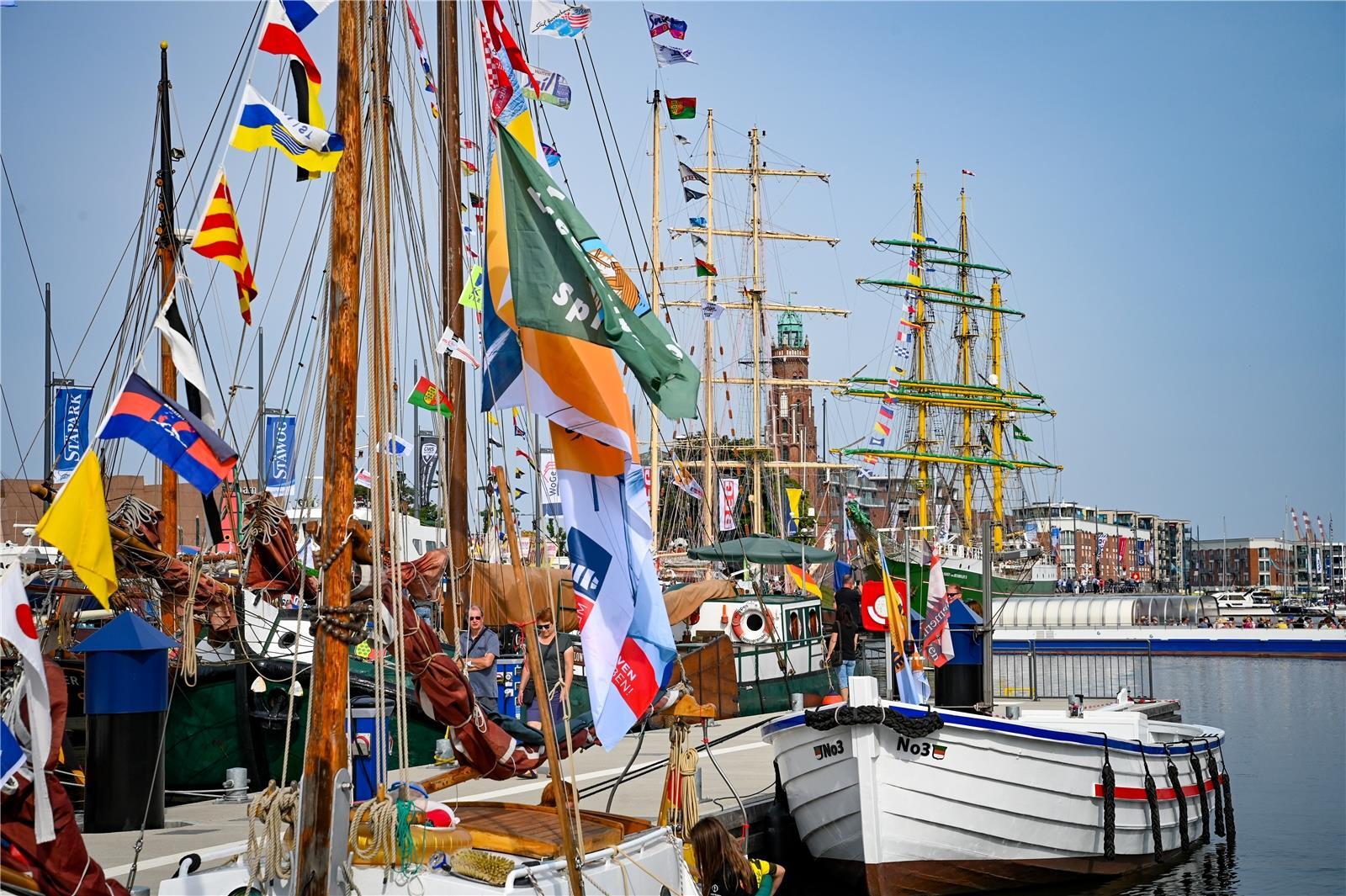 Maritime Tage in Bremerhaven 2021: Auf dem Festgelände war ordentlich was los.